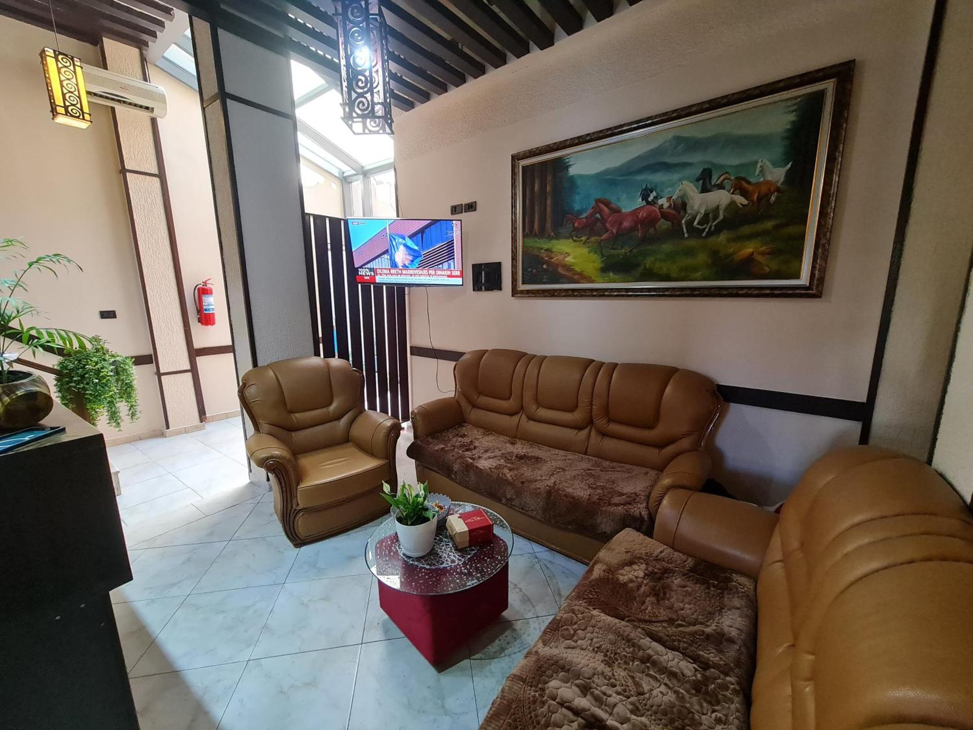 Hotel La Villa Tiranë Eksteriør bilde