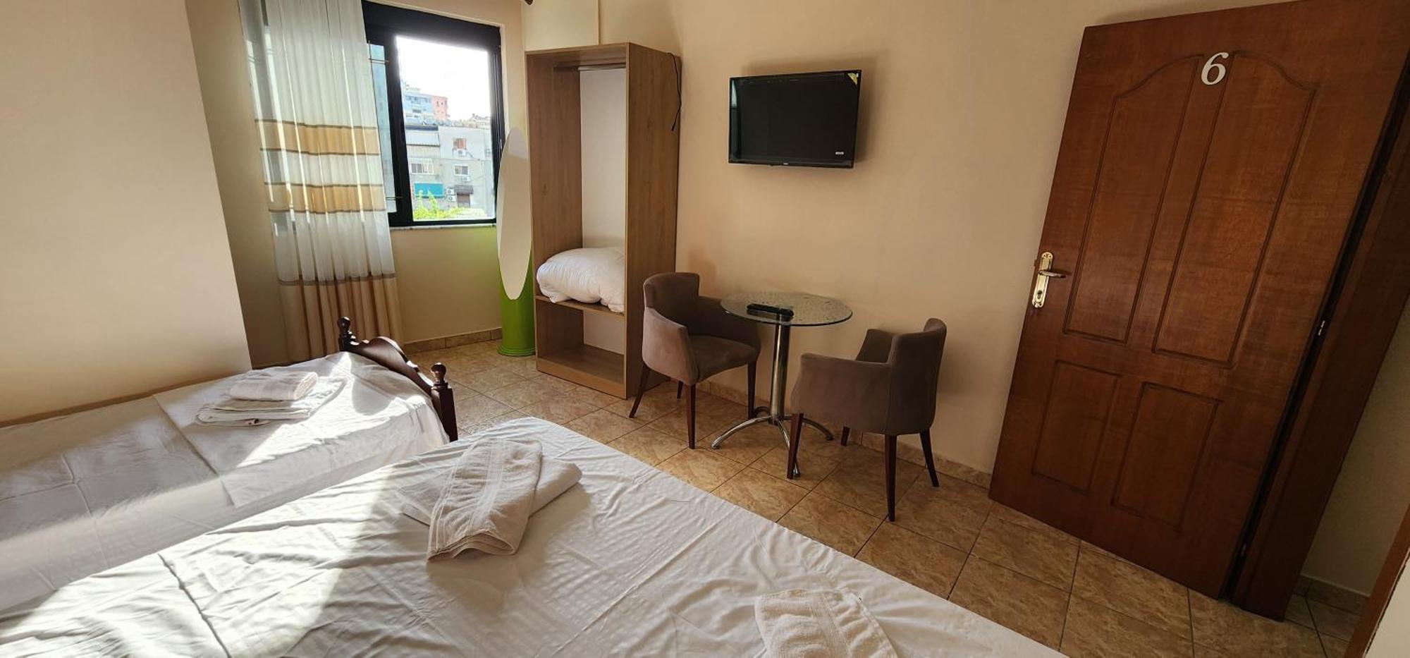 Hotel La Villa Tiranë Eksteriør bilde