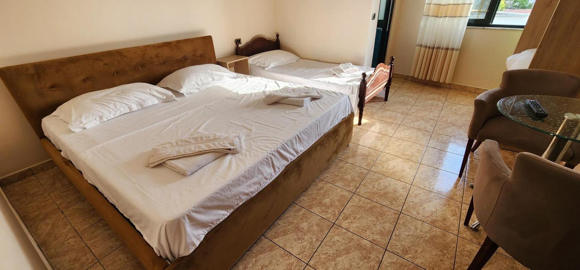 Hotel La Villa Tiranë Eksteriør bilde