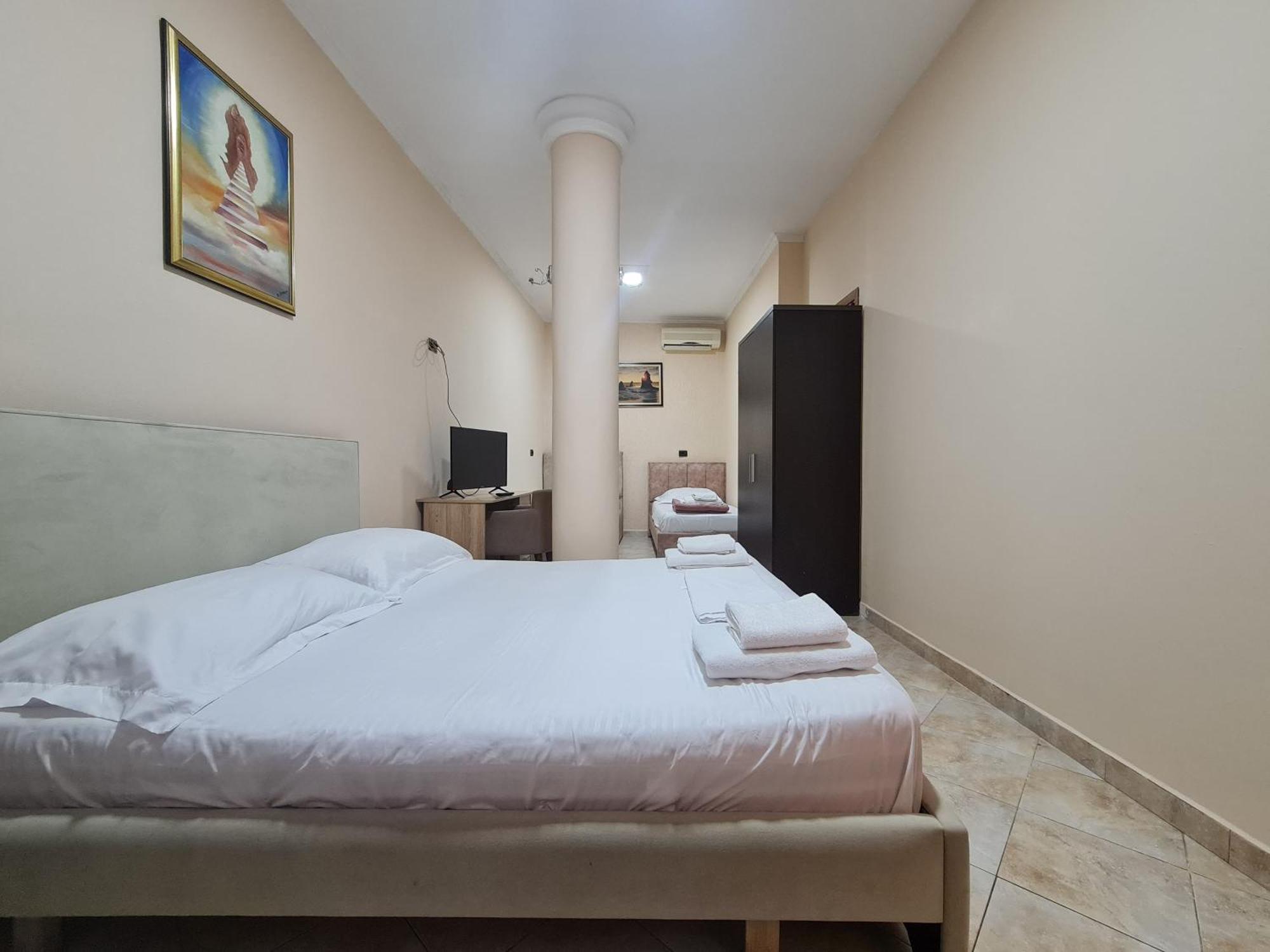 Hotel La Villa Tiranë Eksteriør bilde