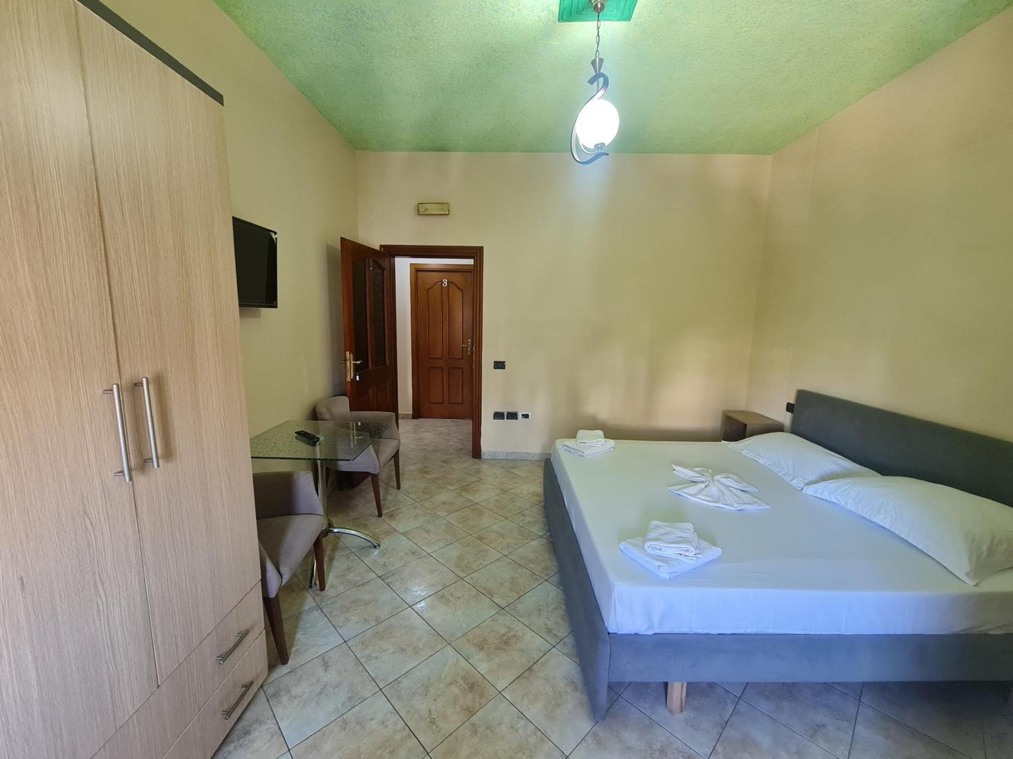 Hotel La Villa Tiranë Eksteriør bilde