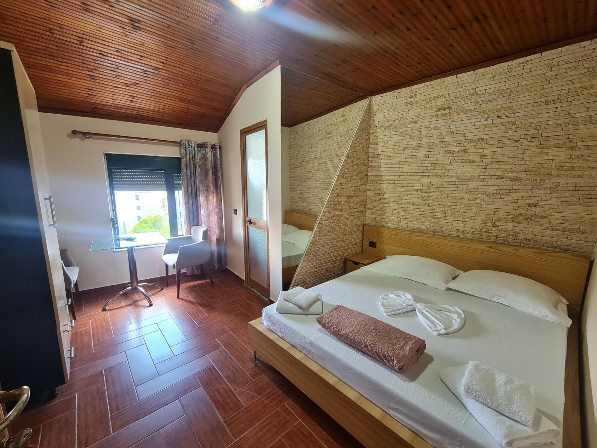 Hotel La Villa Tiranë Eksteriør bilde