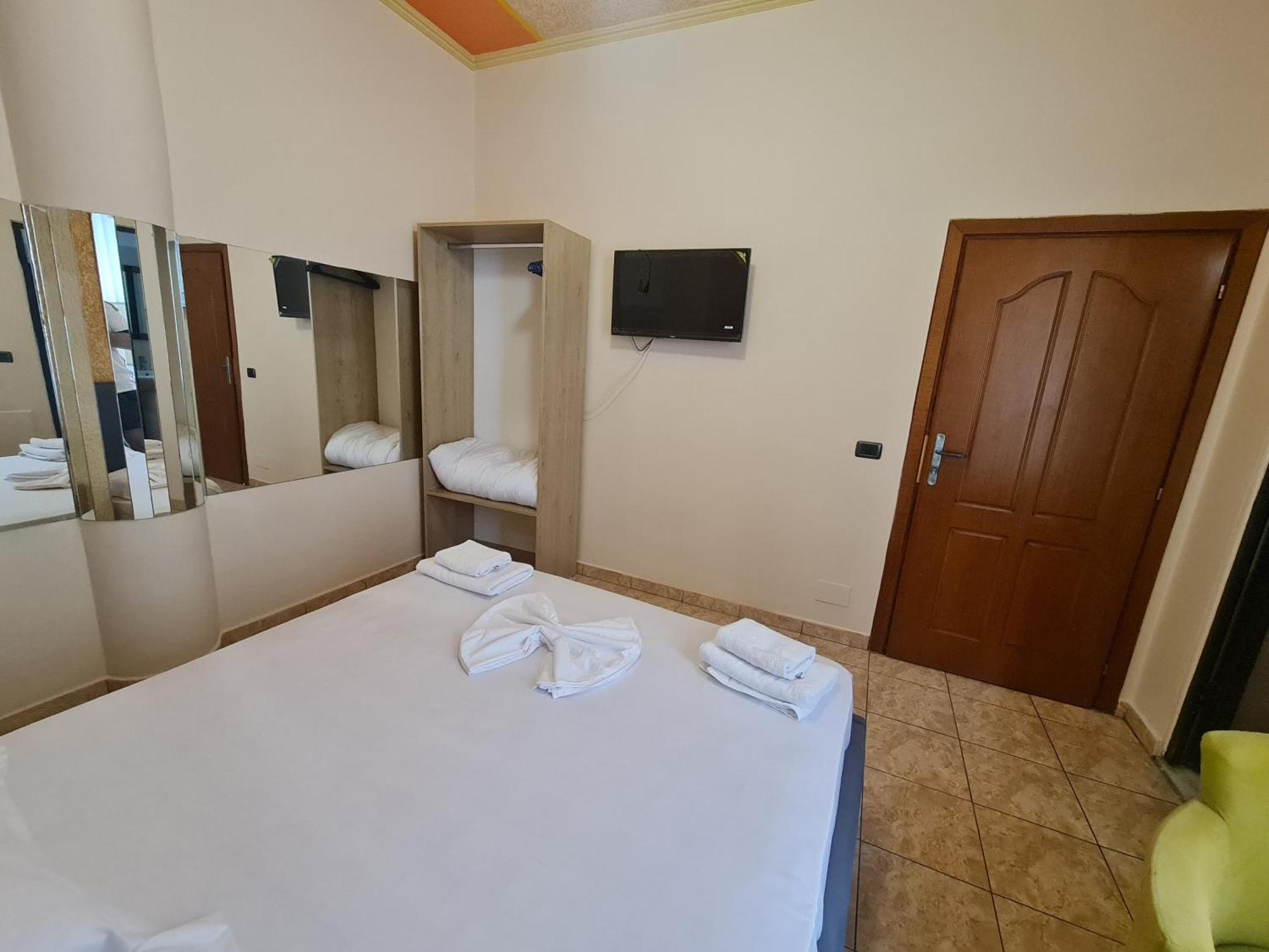 Hotel La Villa Tiranë Eksteriør bilde