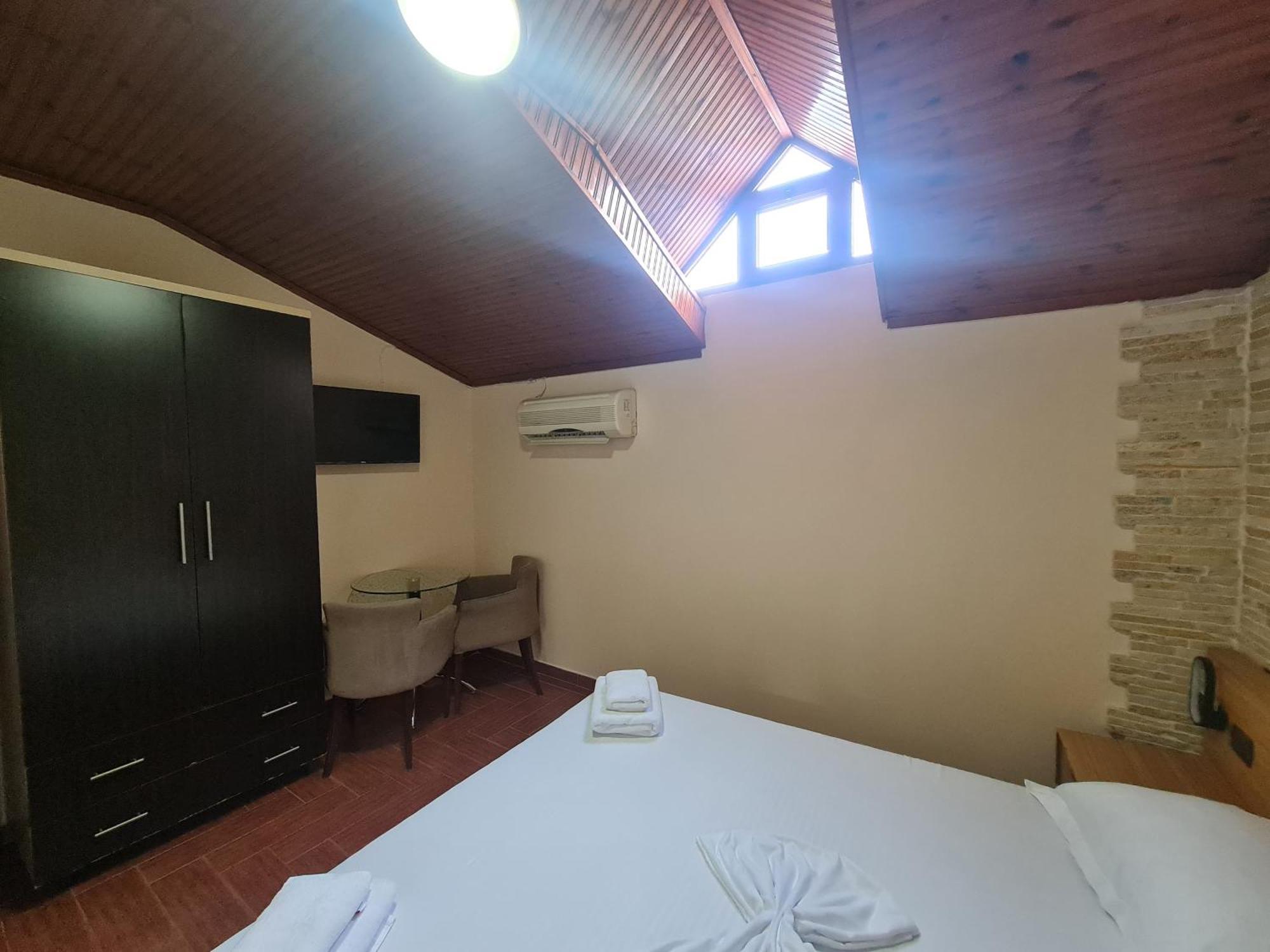 Hotel La Villa Tiranë Eksteriør bilde