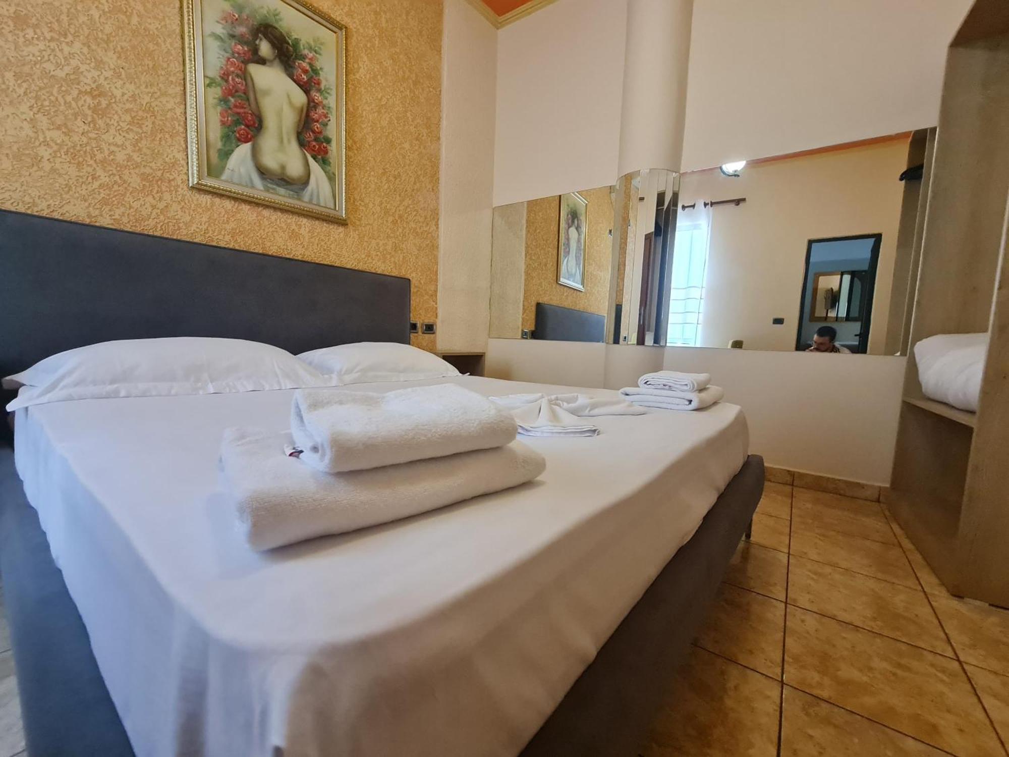 Hotel La Villa Tiranë Eksteriør bilde