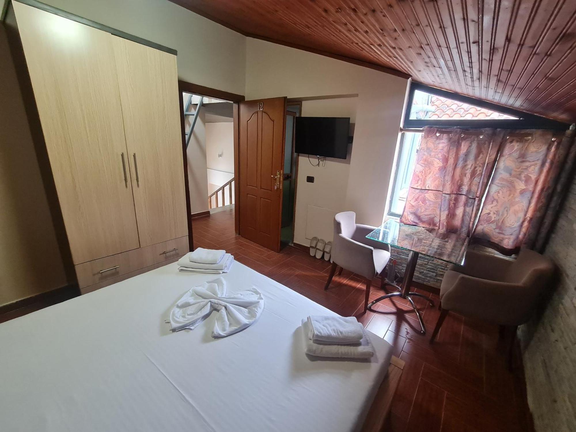 Hotel La Villa Tiranë Eksteriør bilde